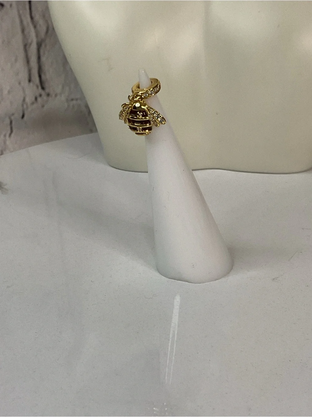 🌟🌟 14K Gold Plated Honey Comb Bee Dangle Charm